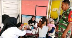 Babinsa 07 Gampong Kuta Barat Pantau Langsung Posyandu, Cegah Stunting dan Jaga Kesehatan Ibu & Balita