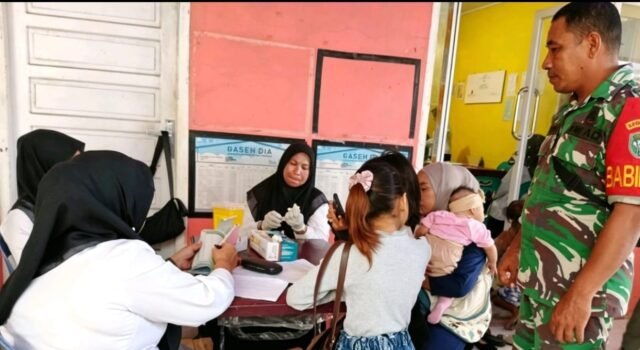 Babinsa 07 Gampong Kuta Barat Pantau Langsung Posyandu, Cegah Stunting dan Jaga Kesehatan Ibu & Balita