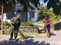 Jaga Kebersihan dan Kesehatan, Babinsa Pelda Sutrisno Bersama Warga Gotong Royong Bersihkan Lingkungan Gampong Kuta Timu