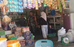 Babinsa Koramil 01/Sukajaya Cek Stok Sembako di Gampong Jaboi, Pastikan Kebutuhan Warga Tetap Terpenuhi