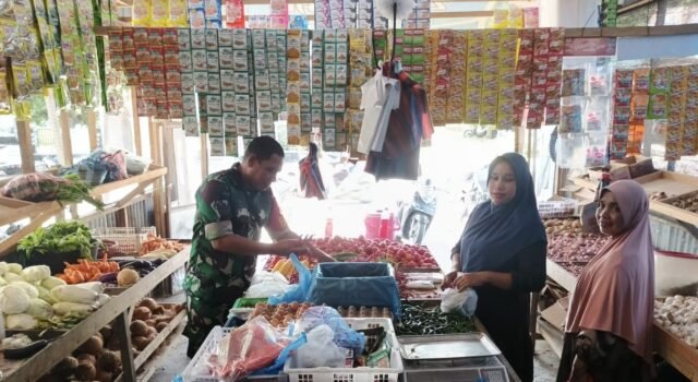 Babinsa Kodim 0112/Sabang Pantau Harga Cabai dan Sembako, Pastikan Ketersediaan Bahan Pokok di Pasar Kuta Barat