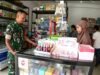 Jalin Perhatian, Babinsa Aneuk Laot Melaksanakan Pengecekan Ketersediaan Barang di Toko Milik BUMG Aneuk Laot