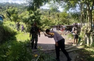 Wujudkan Lingkungan Bersih, Babinsa Iboih dan Bhabinkamtibmas Laksanakan Gotong Royong Bersama Warga