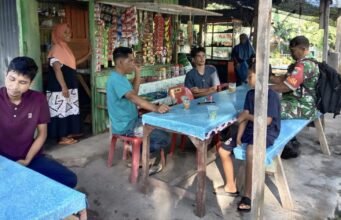 Babinsa Kodim 0112/Sabang Dampingi Petani Cengkeh, Serap Aspirasi Warga Lewat Komsos