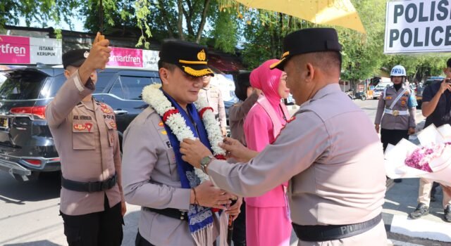 Polres Sabang Sambut Kapolres Baru dengan Prosesi Adat dan Pedang Pora
