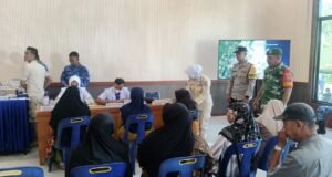 Babinsa Kuta Barat dan Babinkamtibmas Pantau Suksesnya Kegiatan Donor Darah, Peringati Hari Bakti TNI AU ke-79