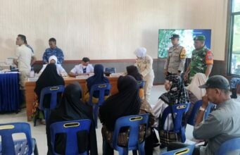 Babinsa Kuta Barat dan Babinkamtibmas Pantau Suksesnya Kegiatan Donor Darah, Peringati Hari Bakti TNI AU ke-79