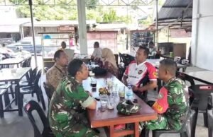 Jalin Silaturahmi dan Perkuat Sinergi, Babinsa Paya Seunara Laksanakan Komsos Bersama Guru SMPN 6 Sabang