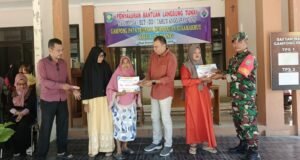 Dukung Kesejahteraan Warga, Babinsa Paya Seunara Dampingi Penyaluran BLT-DD 2026