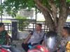 Komsos Bersama Warga, Babinsa dan Bhabinkamtibmas Ie Meulee Tekankan Pentingnya Kerja Sama