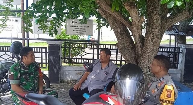 Komsos Bersama Warga, Babinsa dan Bhabinkamtibmas Ie Meulee Tekankan Pentingnya Kerja Sama