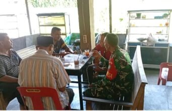 Jalin Sinergitas, Babinsa Aneuk Laot Duduk Bersama Tokoh Masyarakat Pantau Kondisi Wilayah