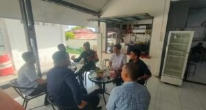 Komsos Bahas Keamanan Wilayah, Babinsa Kuta Ateuh Ajak Warga Jaga Ketertiban Bersama