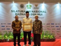 Ketua DPS PT Bank Aceh Syariah Raih Anugerah Kepatuhan Zakat