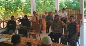 Babinsa Jaboi Hadiri Rapat Bantuan Sanitasi, Tekankan Transparansi Agar Tepat Sasaran