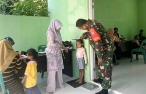 Dukung Penurunan Stunting, Babinsa Ujong Kareung Pantau Kegiatan Posyandu Balita