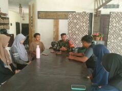 Sinergi Babinsa dan Mahasiswa KPM, Lanjutkan Program Kampung Inggris Kuta Ateuh