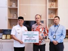 Bupati Aceh Besar Terima Dividen Bank Aceh Syariah Rp 4,76 Miliar