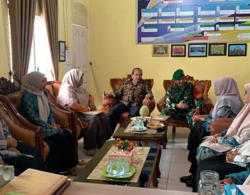 Babinsa Kuta Ateuh Hadir di SDN 6, Pastikan Layanan Pendidikan Semakin Baik