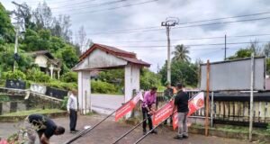 Tanamkan Semangat Nasionalisme, Babinsa Aneuk Laot Ajak Warga Semarakkan HUT ke-81 RI