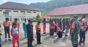 Babinsa Paya Seunara Beri Materi Baris Berbaris, Bentuk Karakter Disiplin Siswa SMPN 6 Sabang