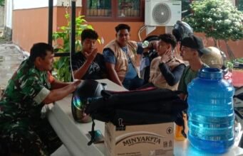 Sambut Mahasiswa KKN, Babinsa Balohan Jalin Sinergi Wujudkan Pembangunan Bersama