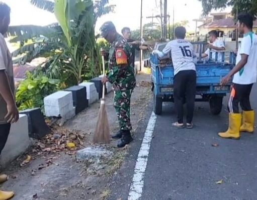 Babinsa dan Warga Kuta Timu Kompak Bersihkan Lingkungan, Wujudkan Wilayah yang Nyaman