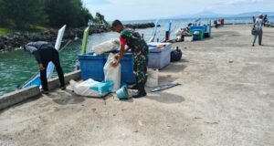Babinsa Serda M. Imron Turun Langsung Bantu Nelayan, Wujudkan Kepedulian di Gampong Baro