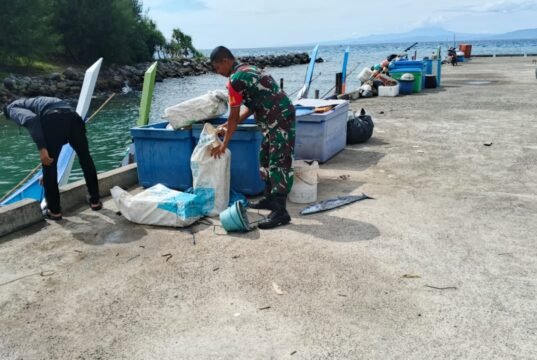 Babinsa Serda M. Imron Turun Langsung Bantu Nelayan, Wujudkan Kepedulian di Gampong Baro