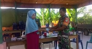 Pantau Penyaluran Bantuan Subsidi Listrik dan Gas, Babinsa Paya Pastikan Tepat Sasaran