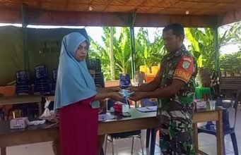 Pantau Penyaluran Bantuan Subsidi Listrik dan Gas, Babinsa Paya Pastikan Tepat Sasaran