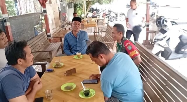 Jalin Komsos di Gampong Aneuk Laot, Babinsa Sampaikan Pesan Damai Rangka Peringatan Hari Damai Aceh ke-21