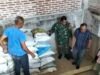 Babinsa Dampingi Distribusi Pupuk Bantuan Dinas Pertanian, 2 Ton Siap Disalurkan ke 37 Petani Gampong Kuta Timu