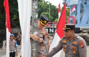 Polres Sabang Pasang Bendera Merah Putih di Kilometer Nol, Sambut HUT RI ke-81