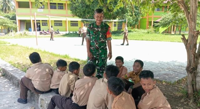 Babinsa 10 Cot Abeuk Berbagi Ilmu dan Nasihat Hidup Kepada Siswa SMPN 9 Sabang
