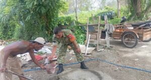 Kepedulian Tanpa Jarak, Babinsa Cot Abeuk Bantu Pekerjaan Warga Binaan