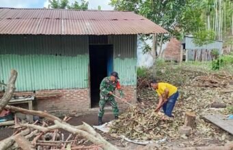 Wujudkan Lingkungan Nyaman, Babinsa Sertu Budi Syahputra Bantu Warga Batee Shoek Kebersihan