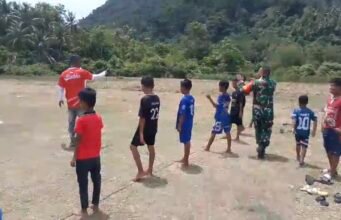 Isi Kemerdekaan dengan Semangat Kebahagiaan, Babinsa Keuneukai & Warga Gelar Perlombaan 17-an