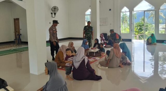 Dukung Generasi Sehat, Babinsa Paya Seunara Pantau Langsung Kegiatan Posyandu Desa Binaan