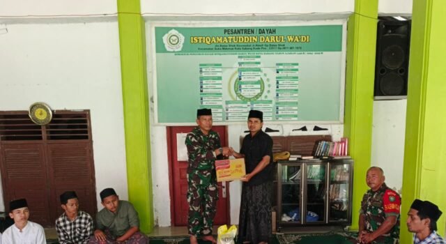 Danramil 02/Sukakarya Silaturahmi ke Dayah Darul Wa’di, Pantau Kondisi Sosial dan Situasi Wilayah