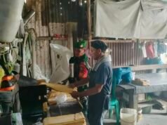 Kunjungi Tempat Pembuatan Mie: Babinsa Kuta Ateuh Dampingi Usaha Warga Binaan, Dorong Ekonomi Berkembang