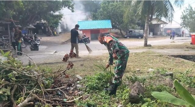 Babinsa Keuneukai Turun Langsung Bersama Warga, Wujudkan Lingkungan Bersih dan Nyaman