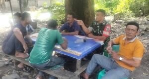 Babinsa Krueng Raya Jalin Silaturahmi Lewat Komsos, Pererat Kerukunan dan Jaga Keamanan Lingkungan