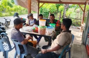 Babinsa Komsos dengan Warga, Bahas Kondisi Wilayah di Tengah Musim Kemarau
