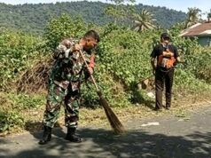 Jaga Kebersihan Lingkungan, Babinsa dan Warga Balohan Bersatu Melalui Gotong Royong