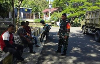 Babinsa Gampong Iboih Komsos ke Petani: Dilarang Membakar Lahan di Kebun, Cegah Karhutla Sejak Dini
