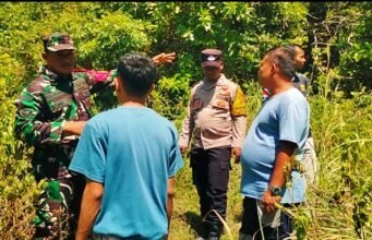 Babinsa Krueng Raya Bersama Bhabinkamtibmas Komsos dengan Warga, Gencar Cegah Karhutla