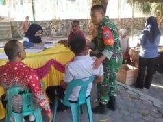Dukung Pelayanan Kesehatan Warga, Babinsa Keuneukai Pantau Kegiatan Pengobatan Gratis