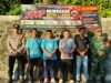 Babinsa Kuta Timu Bersama Perangkat Gampong Pasang Spanduk Himbauan Cegah Karhutla