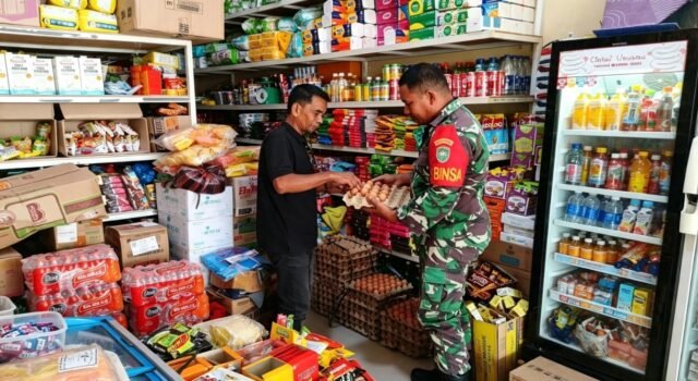 Jaga Stabilitas Harga Pangan, Babinsa Kuta Barat Rutin Cek Bahan Pokok